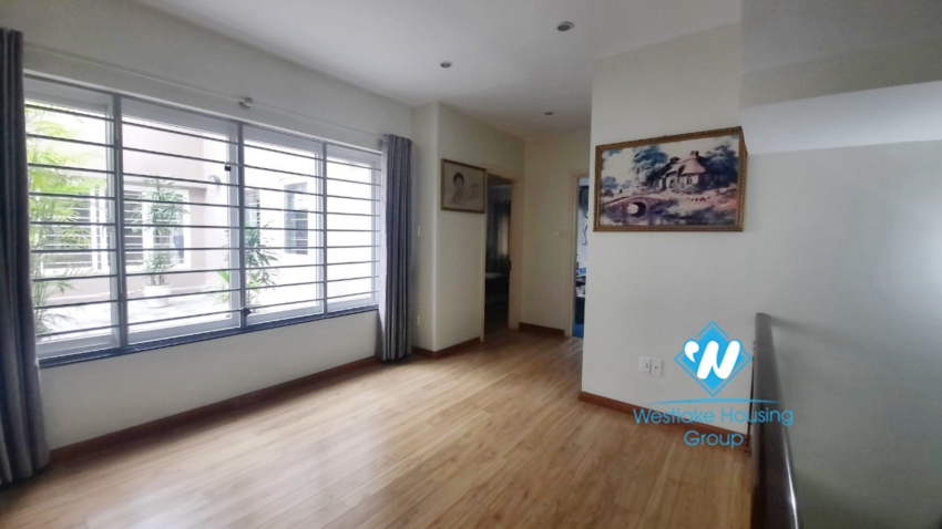 5 bedroom house for rent in Long Bien